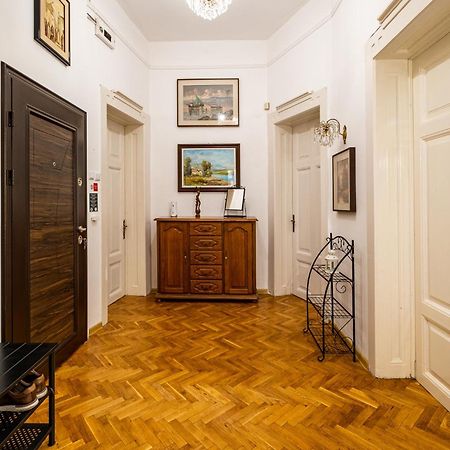 Aristocratic 2Bdrm Central Apartment فارنا المظهر الخارجي الصورة