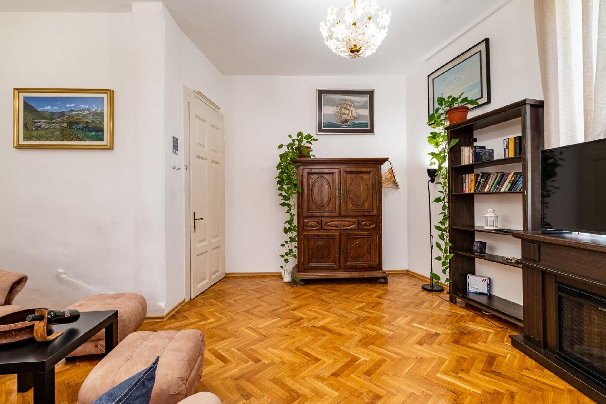 Aristocratic 2Bdrm Central Apartment فارنا المظهر الخارجي الصورة